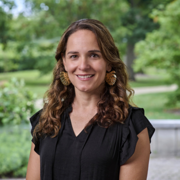 Headshot of Silvia Alvarez-Clare, PhD, director of the Global Tree Conservation Program at The Morton Arboretum